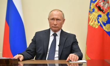 Putin Calls Western Leaders 'Morons', Quickly Apologizes