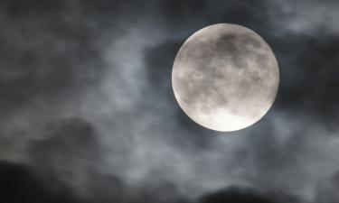 What Would Happen If the Moon Crashed Into Earth? Russian Scientists Simulate the Unthinkable