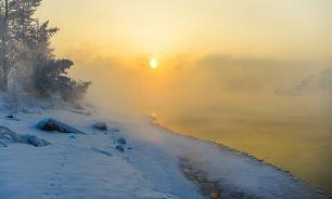 Cats and dogs freeze to death and turn into ice instantly while running to safety