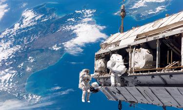 Crew Dragon brings four space travellers back home